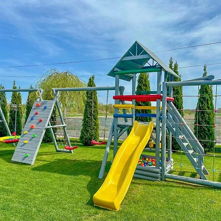Holiday Park Затор Экстерьер фото