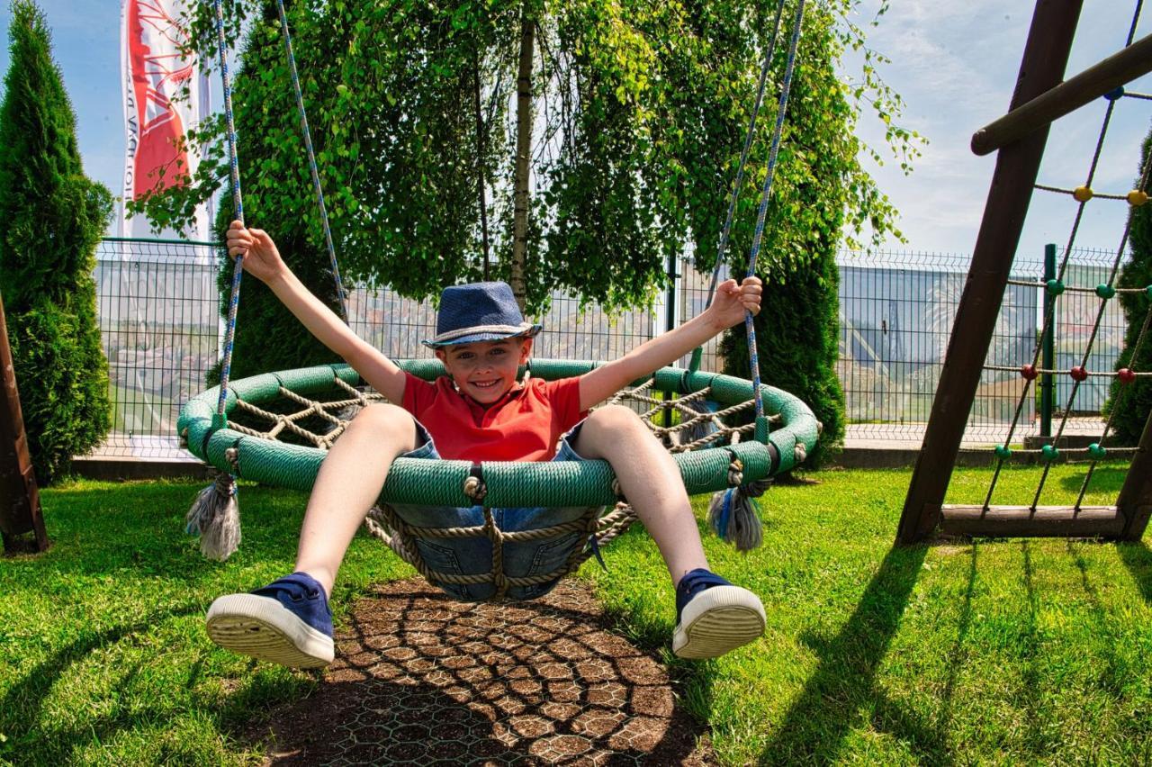 Holiday Park Затор Экстерьер фото