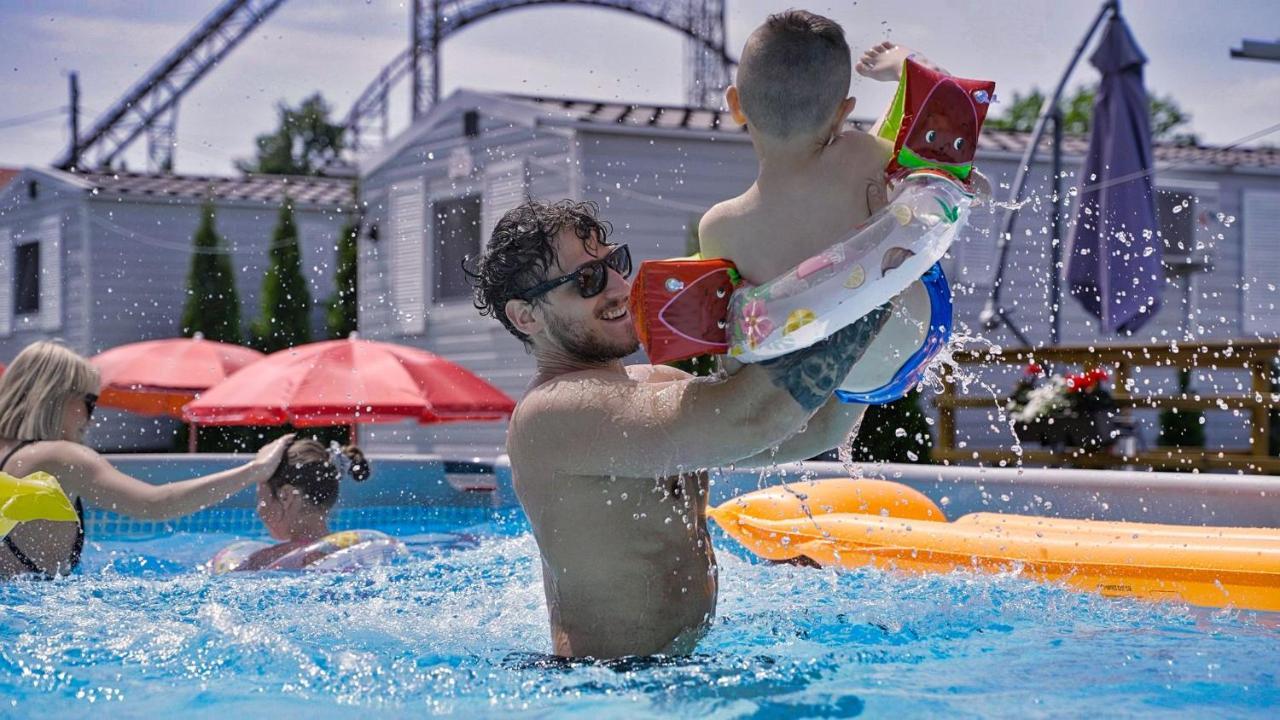Holiday Park Затор Экстерьер фото